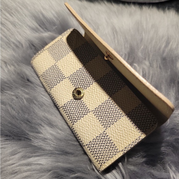 Louis Vuitton Damier Azur Keycase - Picture 3 of 7